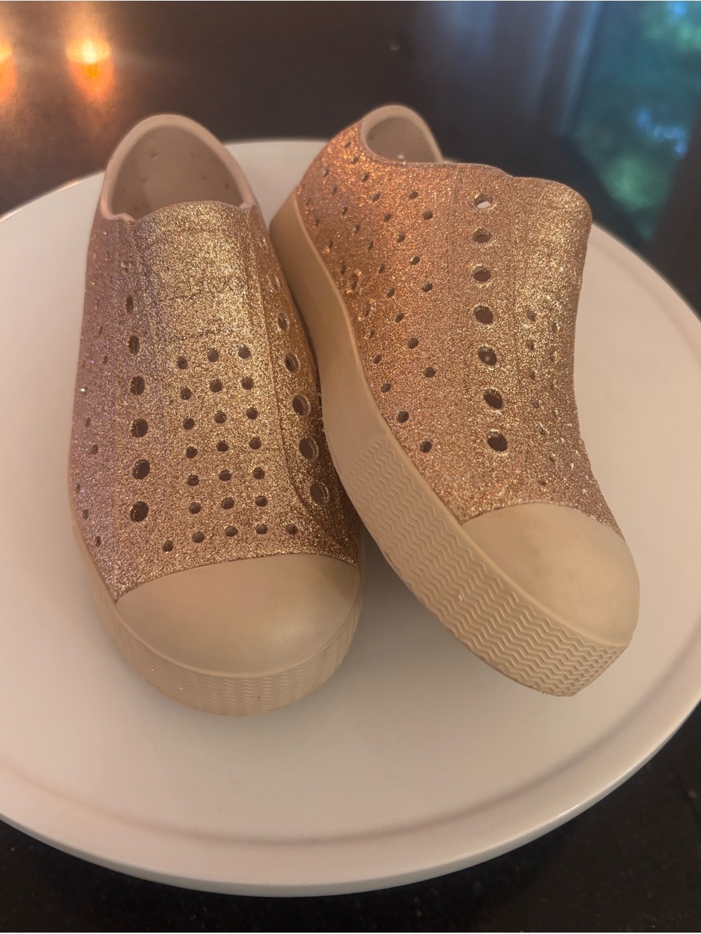 Native Girls' Gold Glitter Slip-On Shoes Size 12